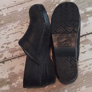 Black Dansko 39 mules clogs